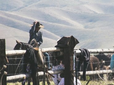 1980s fashion, fashion style in the 80s, fashion eighties, 80s fashion style, 80's fashion, fashion in 80's, fashion 80s style, fashion of the eighties, fashion styles of the 80s, 80s fashion, fashion styles from the 80s, fashion styles of the 80's